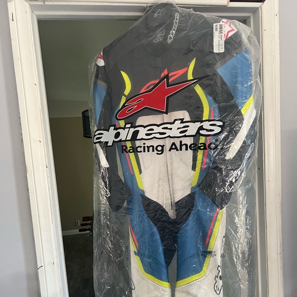 Alpinestars Motegi v2 1-piece track suit - Picture 6 of 8